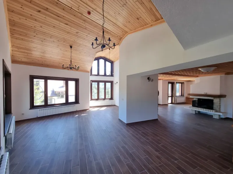 Spectacular Mount Snezhanka View Estate: Luxurious House Near Pamporovo for Sale. - Image 1