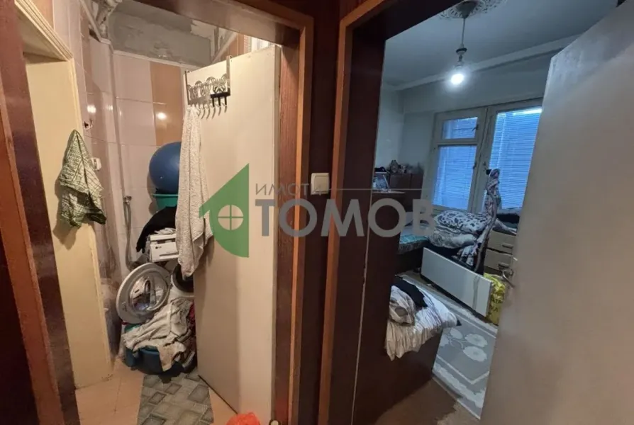 Spacious Three-Bedroom Apartment with Retail Space in Stara Zagora - Image 3