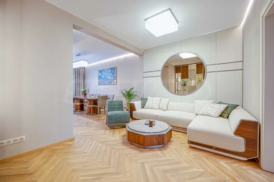 Luxury Designer Apartment on Soborna Blvd - Image 2