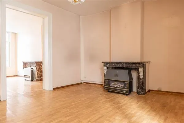 Spacious 70m2 Apartment in Schaarbeek – Botanique/Sainte-Marie District - Image 2