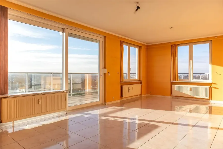 Corner Messidor Penthouse: XXL Terrace, Breathtaking Views & Modern Living - Image 3
