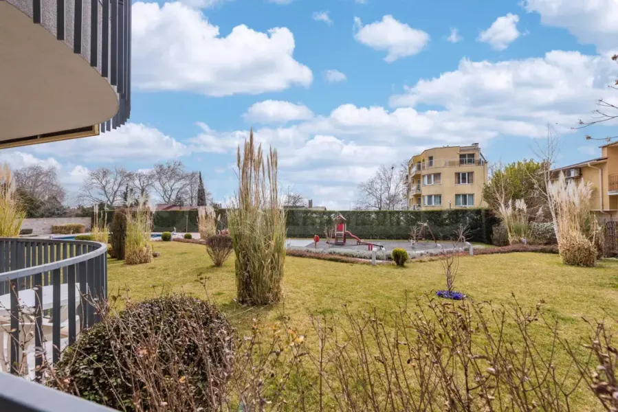 Stylish Varna Apartment with Pool & Parking - Fully Furnished - Image 5
