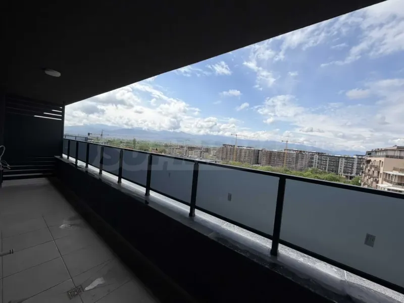 Spacious Apartment with Panoramic Rhodope Views in Plovdiv - Image 2