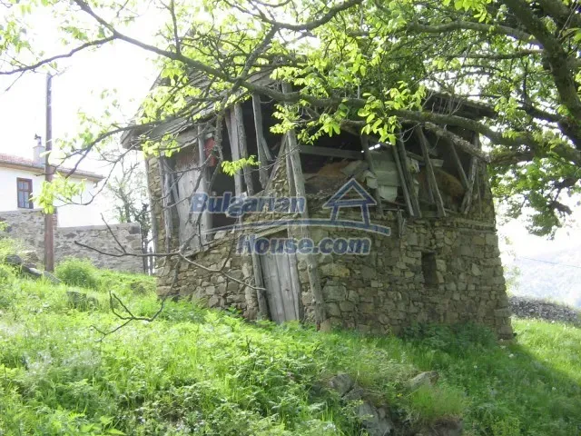 Spacious Three-Story House with Mountain Views Near Pamporovo - Image 3