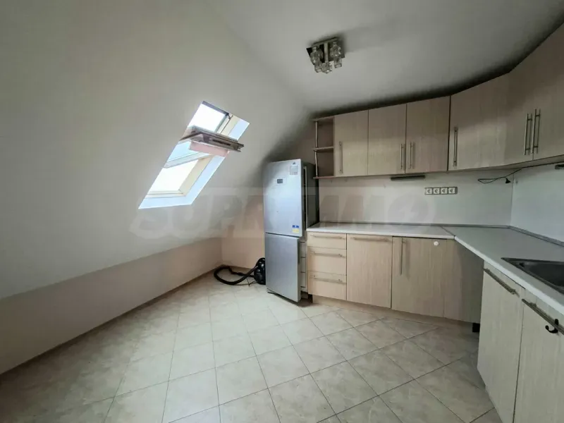 Bright Three-Bedroom Apartment in Varna's "Tsveten Kvartal" - Image 2