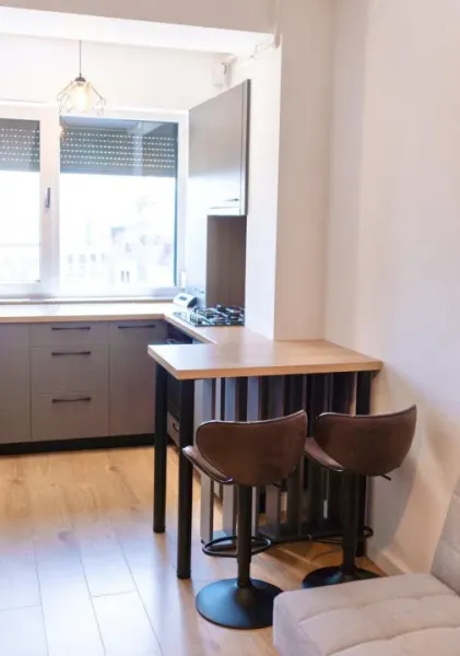 Ivory Residence: Fully Furnished 2-Bedroom Apartment with Parking - Image 3
