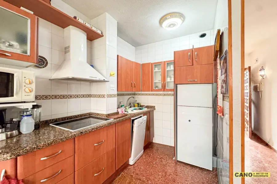 Spacious 2-Bedroom Apartment with Terrace in Aguadulce, Spain - Image 5