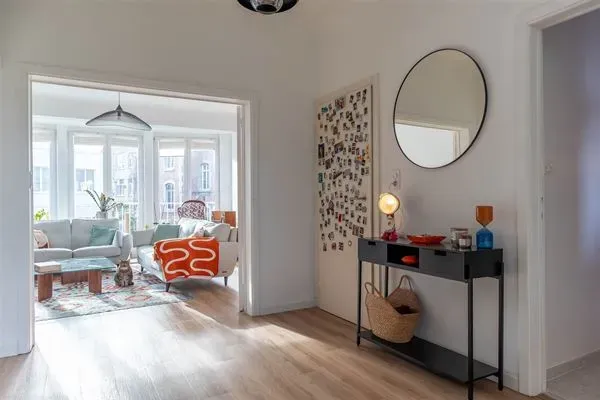 Spacious 3-Bedroom Apartment in Ukkel – Low Charges, Bright & Ready! - Image 1