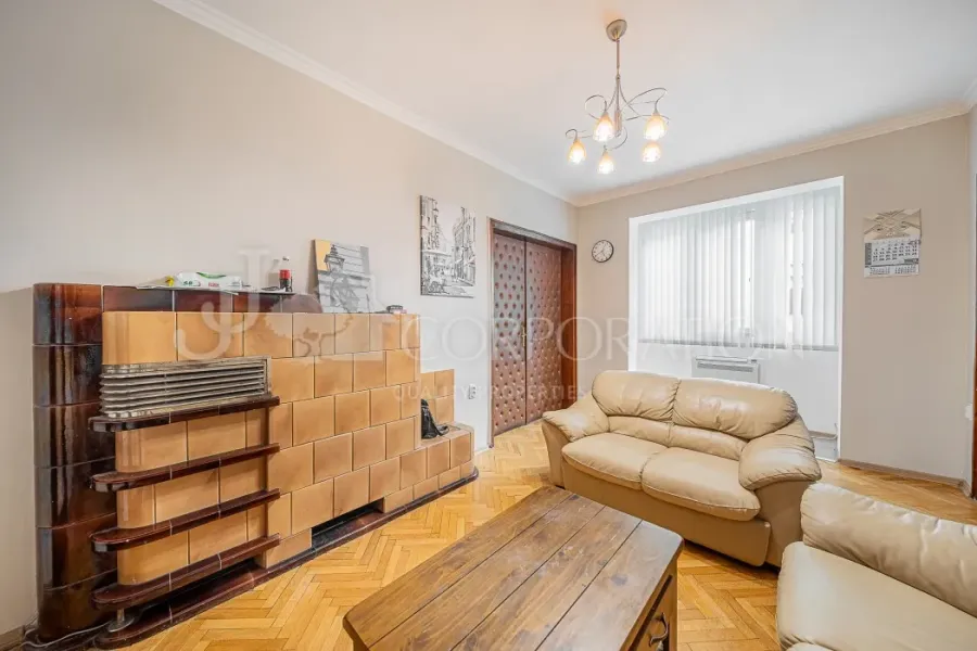 Fully furnished 3-bedroom apartment in Sofia's city center. - Image 1