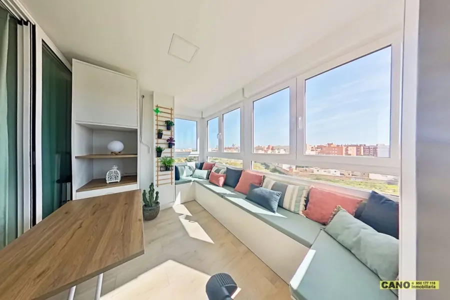 Spacious 3-Bedroom Apartment with Elevator in Almería, Spain. - Image 1