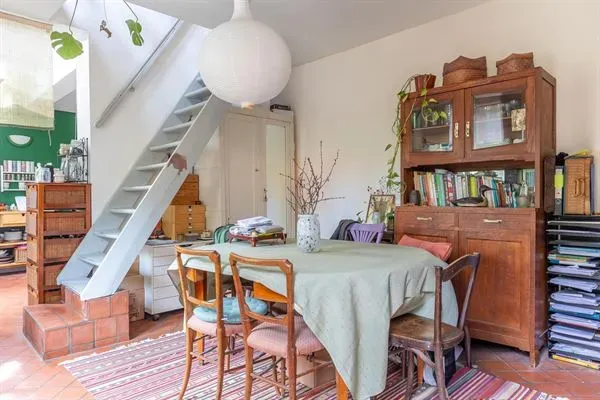 Charming Island House in Ukkel: Two Bedrooms, Terrace, and Quiet Life - Image 3