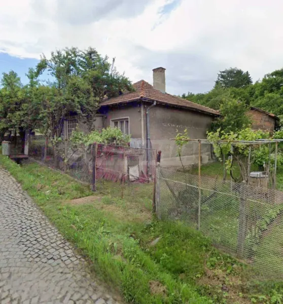 Spacious House with Large Garden Near Sofia, Bulgaria - Image 2