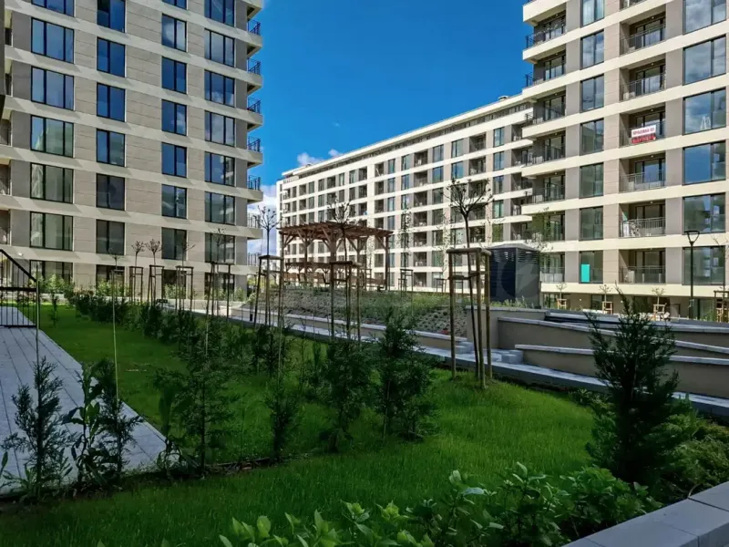Spacious 3-Bedroom Apartment in Plovdiv, Bulgaria - Image 2