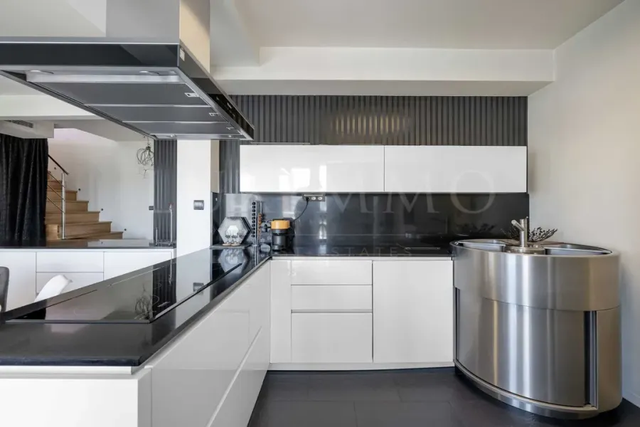 Spacious Two-Level Maisonette with Terraces in Karshiyaka, Plovdiv - Image 5