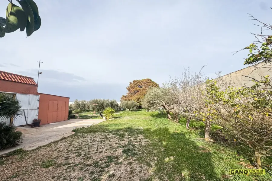 Spacious Cortijo with Land in Níjar, Spain - 3 Bedrooms - Image 4