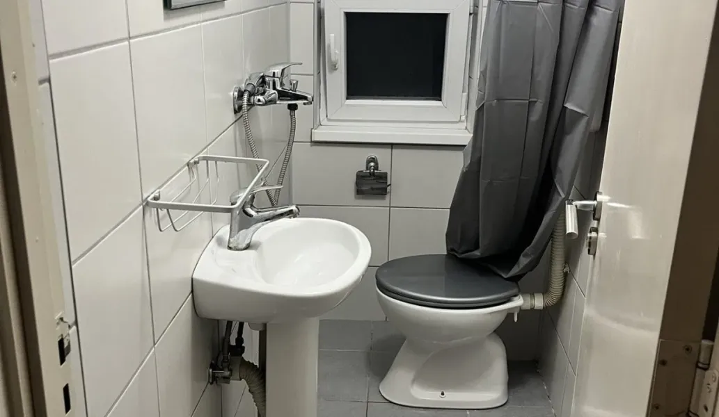 Spacious 10-Bedroom Apartment with Terrace Near Belgrade Highway - Image 1