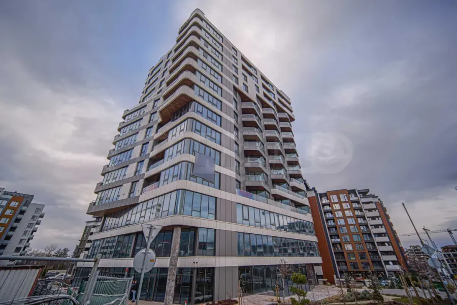 Spacious apartment with mountain views. - Image 4