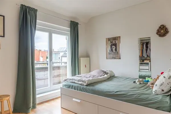 Spacious Terraced Duplex Apartment with Terrace in Oudergem, Belgium - Image 1