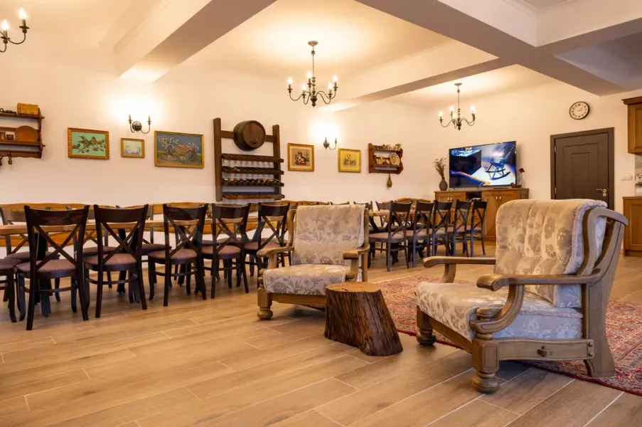 Spacious Rhodope Guest House - Luxury & Charm - Image 3