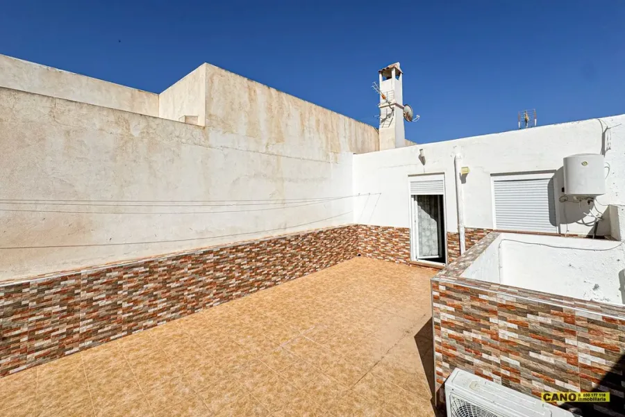 Spacious Apartment with Two Large Terraces Near the Sea in Carboneras - Image 1