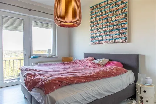 Stunning Ukkel Penthouse: 3 Bedrooms, Garage & Breathtaking City Views - Image 4