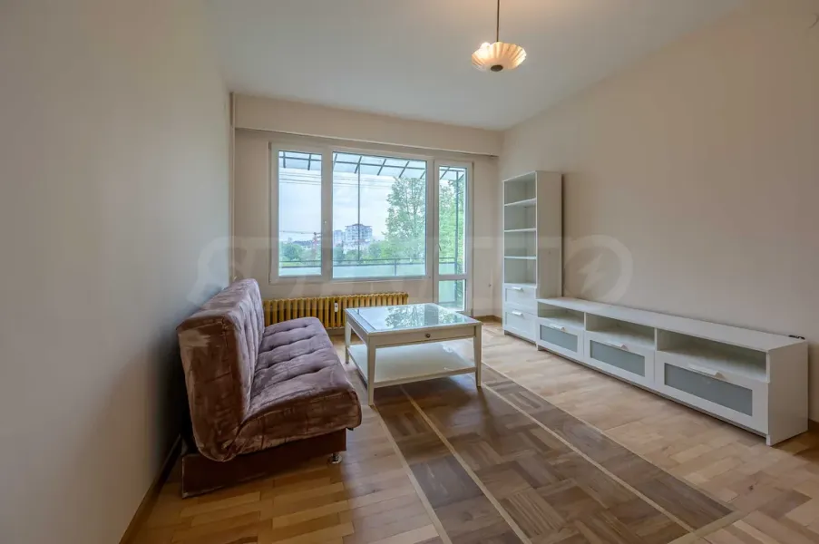 Spacious Apartment with Mountain View in Bakson - Image 4