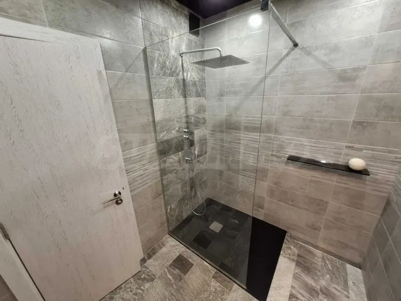 Spacious Fully Furnished Apartment in Varna's Levski Area - Image 5