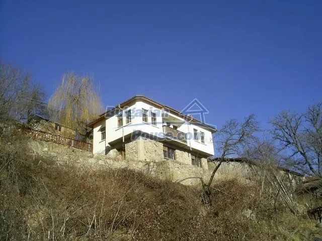 Spacious Rhodope Mountain House with Stunning Views for Sale - Image 3