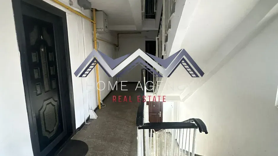 Spacious 4-Bedroom Apartment in Otopeni - Prime Central Location - Image 5