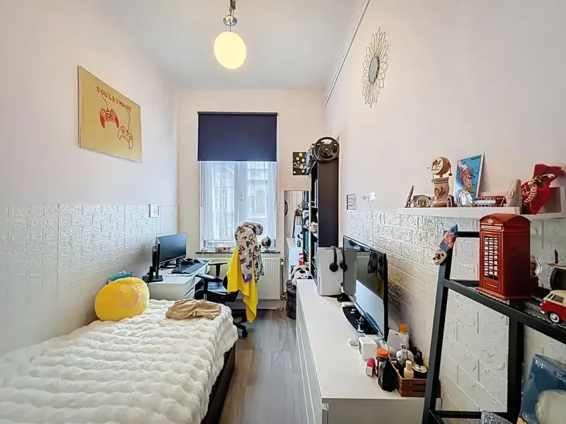 Schaerbeek Master House: 6 Bedrooms, 3 Bathrooms, Investment Potential - Image 1