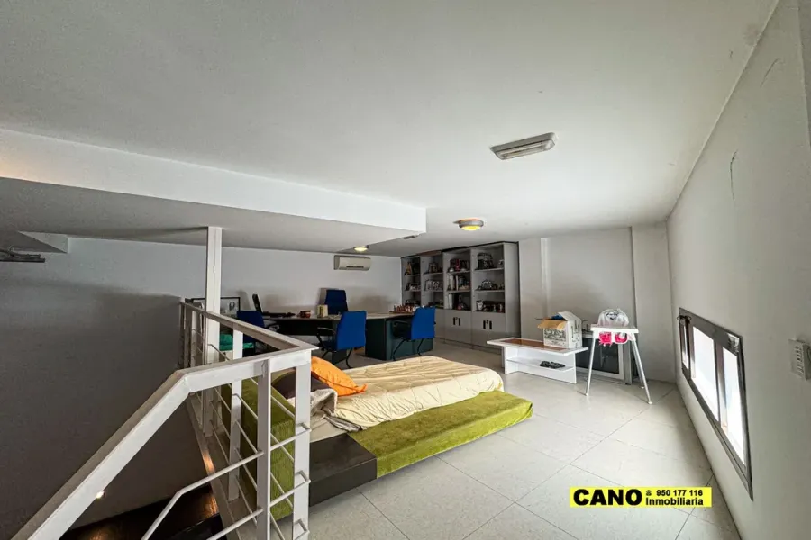 Luxury Chalet in Almería Center with Elevator & Garage - Image 4