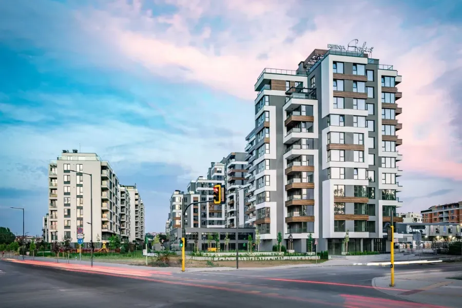 South-Facing Apartment: Modern Sofia Gem - Image 2