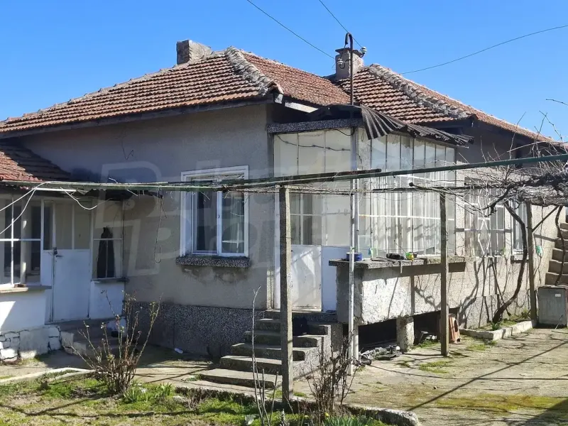 Spacious House with Garden, Well &amp; Building Near Elhovo - Image 4