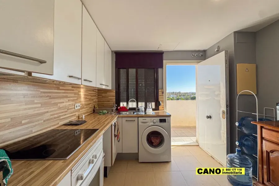Spacious 2-Bedroom Apartment with Pool in Toyo, Almería - Image 3