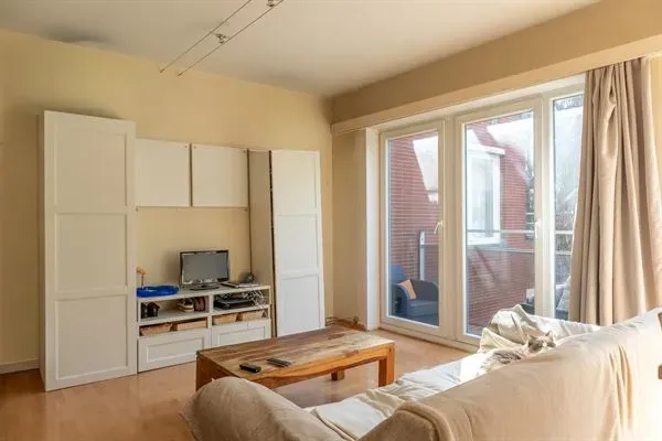 Bright Terrace Apartment in Uccle, Near Bois de la Cambre – 39m2 - Image 5