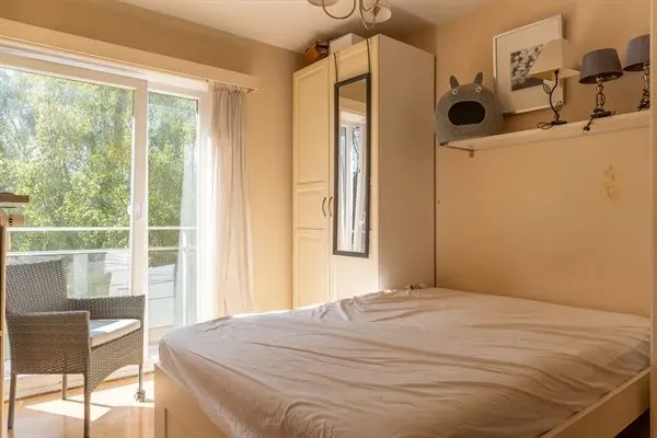 Bright Terrace Apartment in Uccle, Near Bois de la Cambre – 39m2 - Image 1