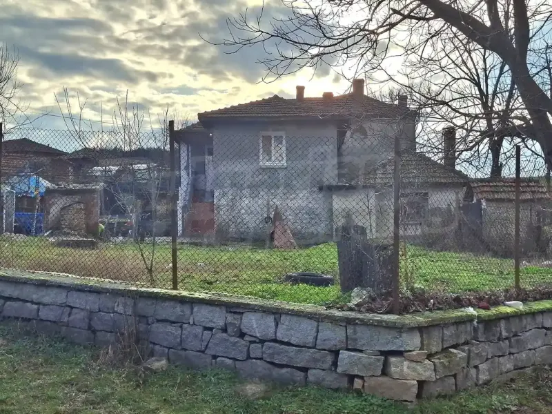 Spacious House with Garden in Granitovo Village, Bulgaria - Image 3
