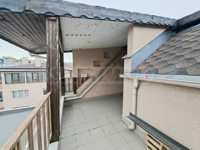 Bright Three-Bedroom Apartment in Varna's "Tsveten Kvartal" - Image 3