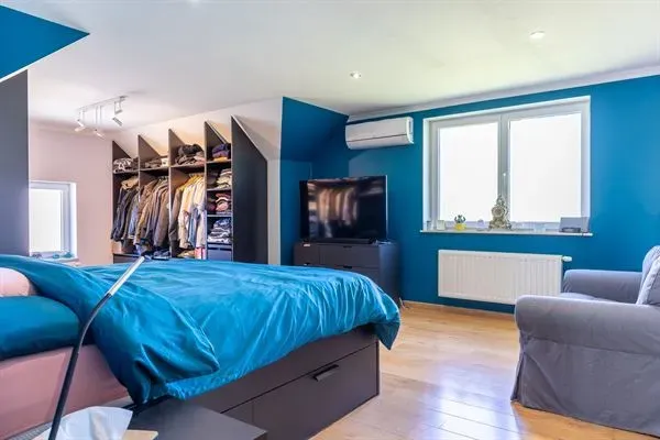 Spacious Villa with Garden and Solar Panels - Sint-Genesius-Rode - Image 2