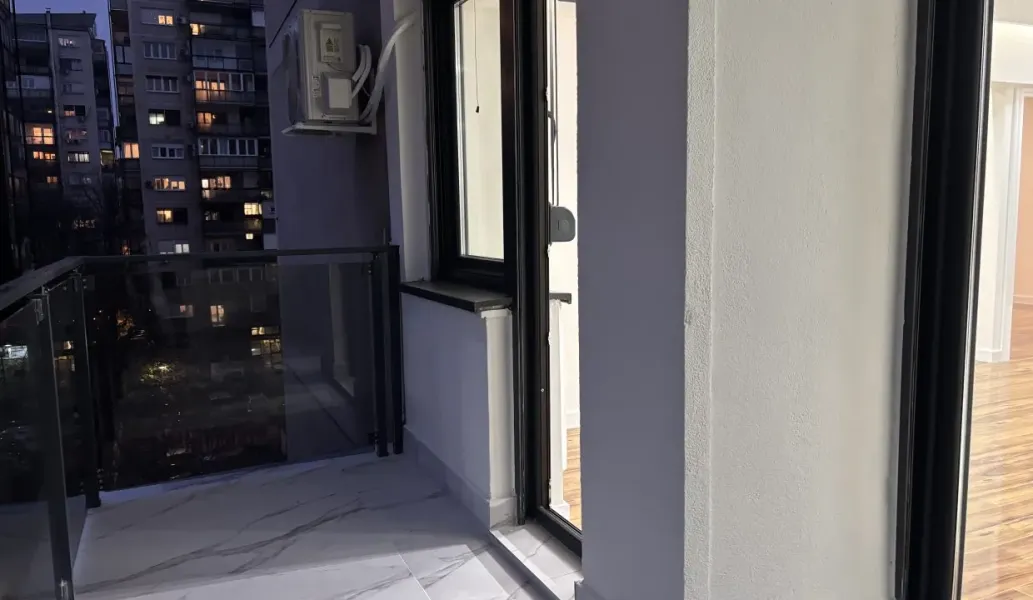 Luxurious Renovated 3-Bedroom Apartment in Vračar, Belgrade - Image 3