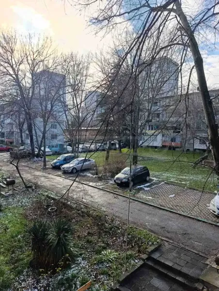 Spacious 2-Bedroom Apartment Near Burgas Sea Garden - Image 1