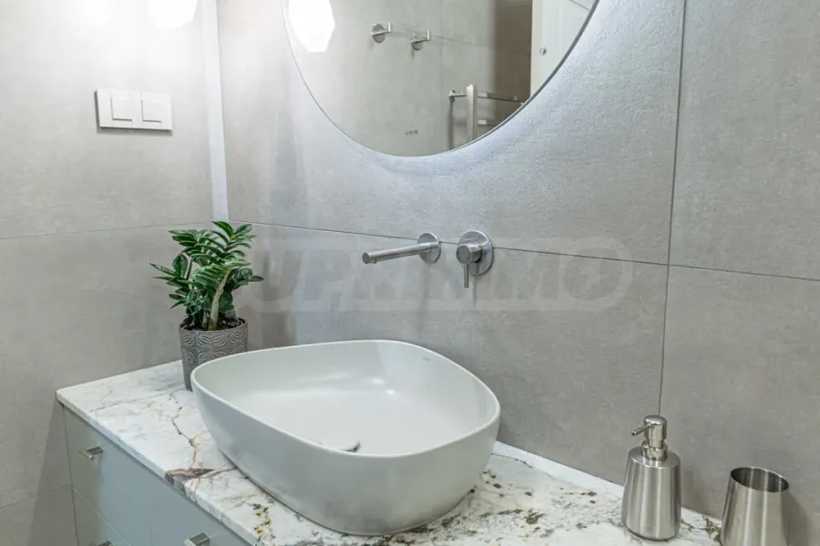 Luxury Designer Apartment on Soborna Blvd - Image 5