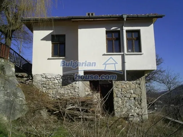 Spacious Rhodope Mountain House with Stunning Views for Sale - Image 4