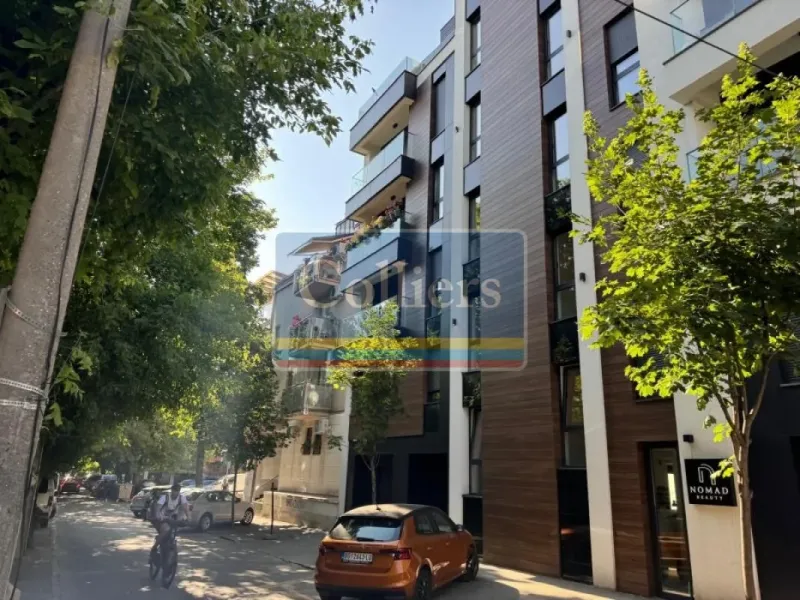 Spacious Four-Bedroom Apartment with Three Terraces and Garage in Vračar - Image 2