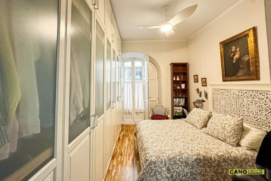 Historic Apartment in Almería - 3 Bedrooms, 2 Bathrooms, Elevator - Image 3