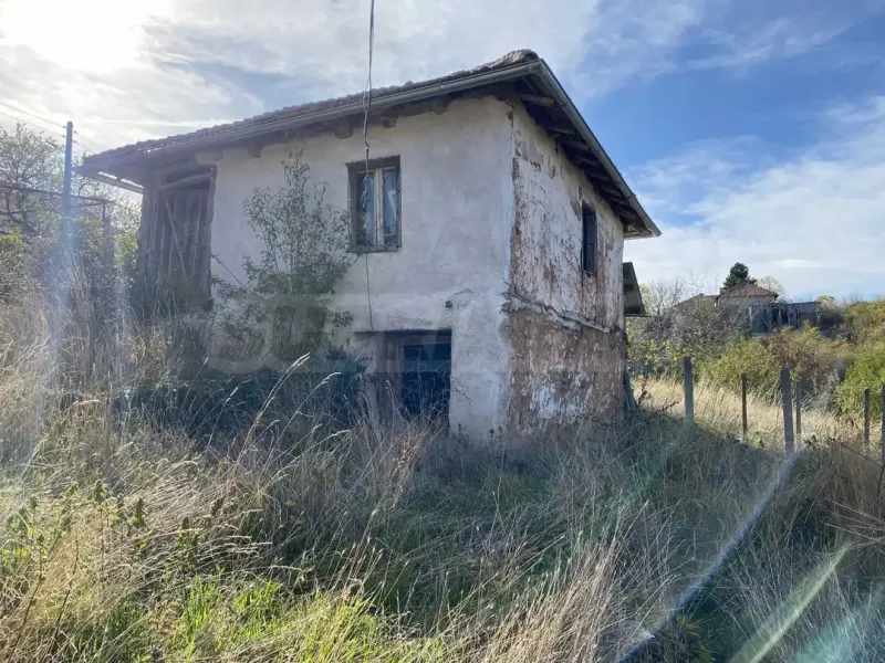 Spacious House with Large Garden in Granitovo - Image 2
