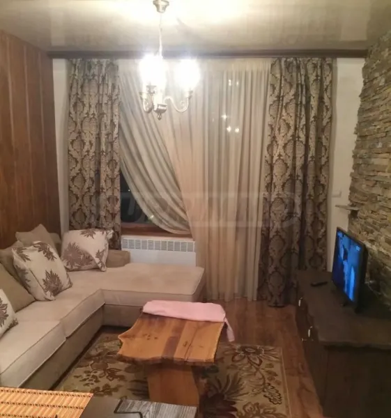 Spacious Apartment with Mountain Views in Pamporovo, Bulgaria - Image 4