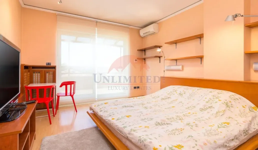 Stunning Panoramic Two-Bedroom Apartment Near Joliot-Curie Metro - Image 4