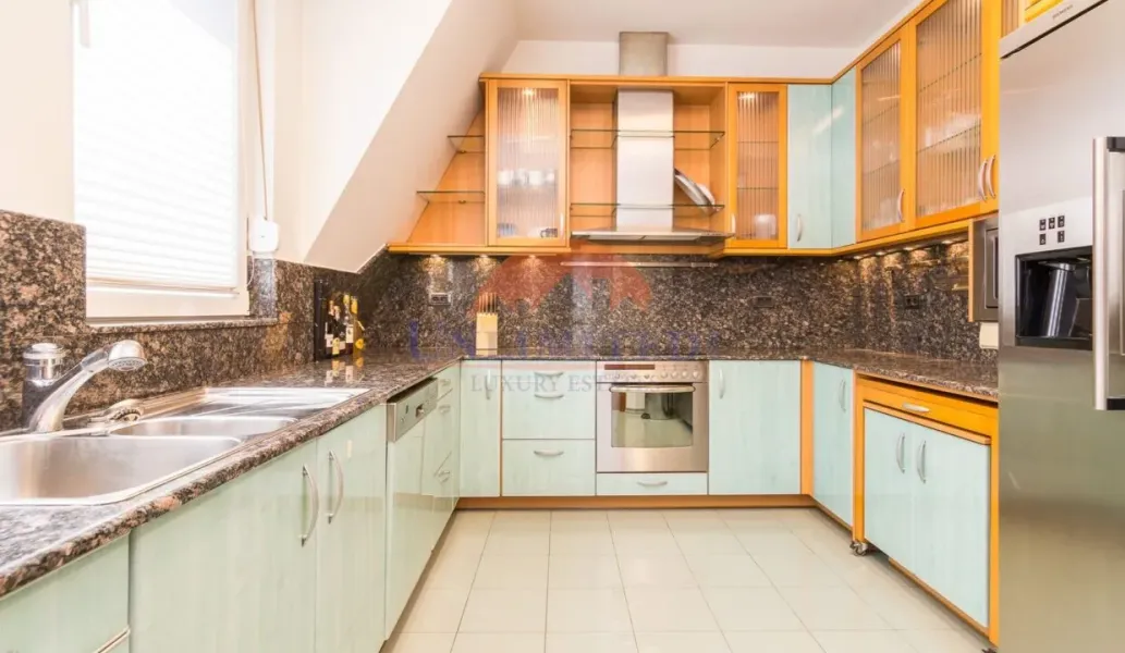 Stunning Panoramic Two-Bedroom Apartment Near Joliot-Curie Metro - Image 5