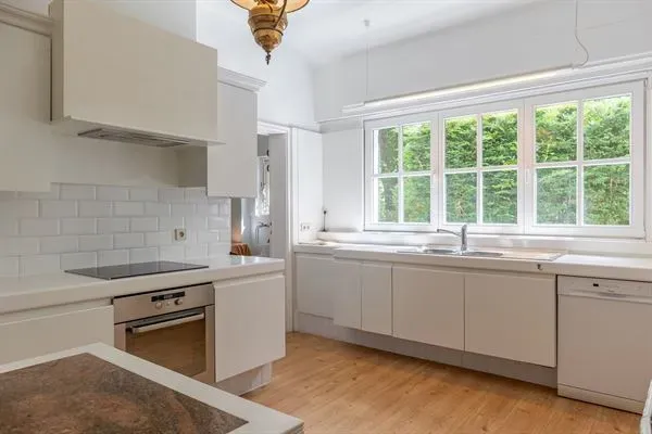 Spacious Villa with Independent Studio Near Prince d'Orange, Ukkel - Image 3